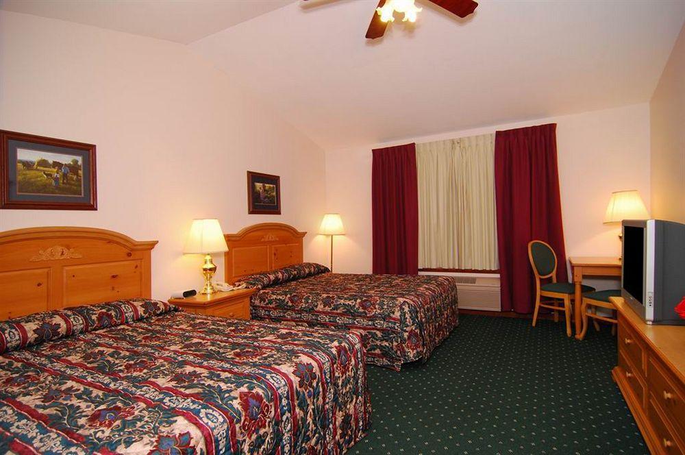 Econo Lodge Inn & Suites О-Клер Екстер'єр фото