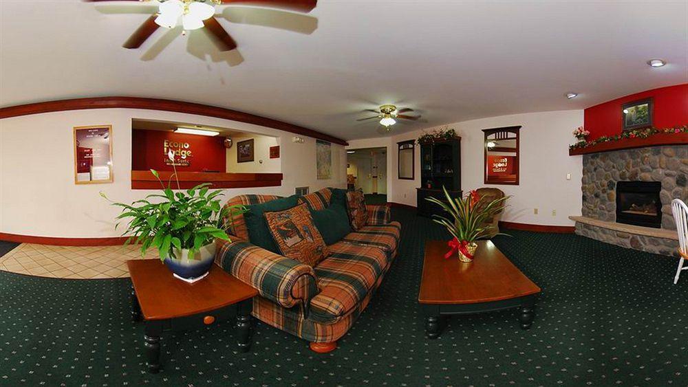 Econo Lodge Inn & Suites О-Клер Екстер'єр фото