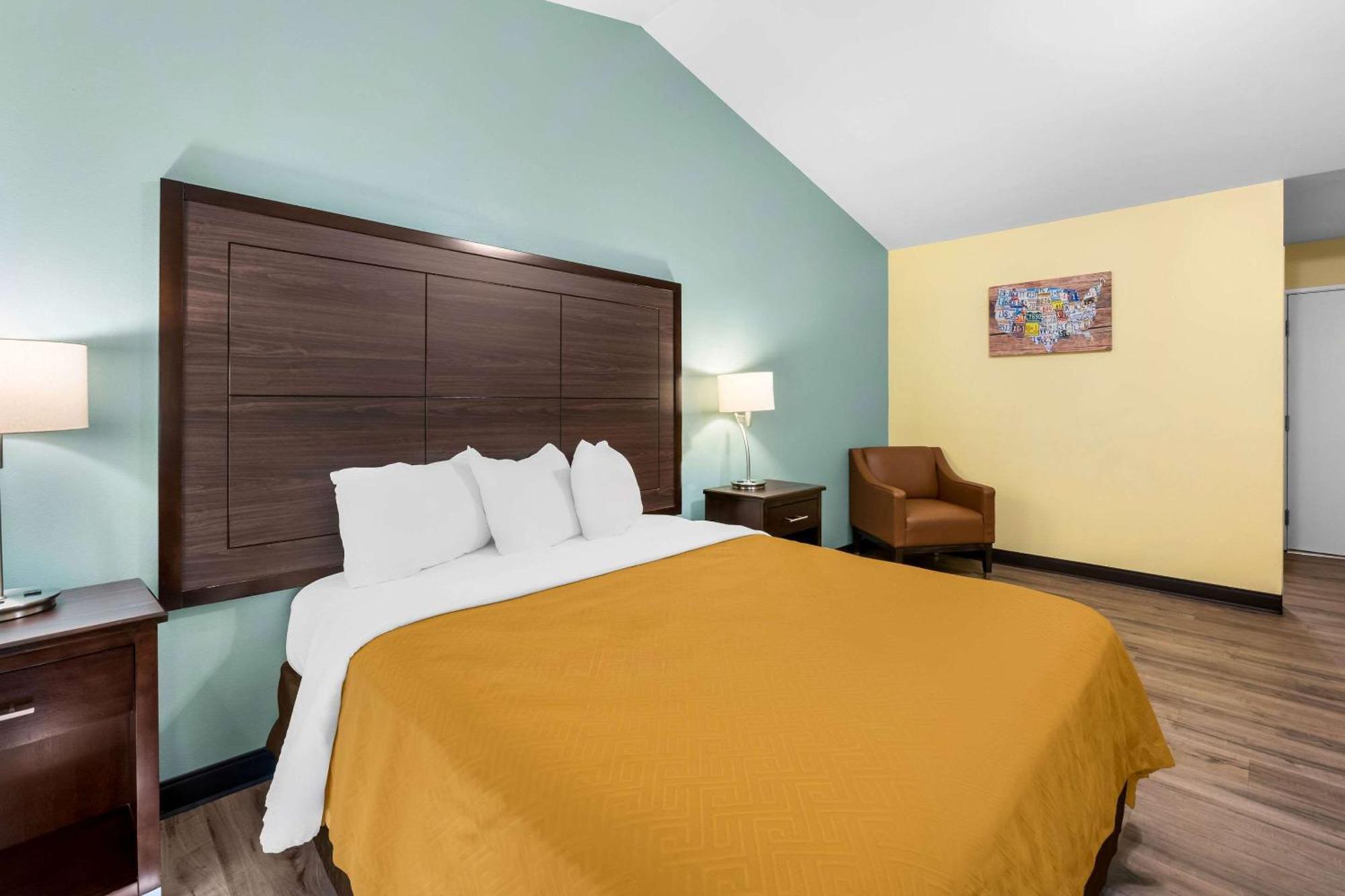 Econo Lodge Inn & Suites О-Клер Екстер'єр фото