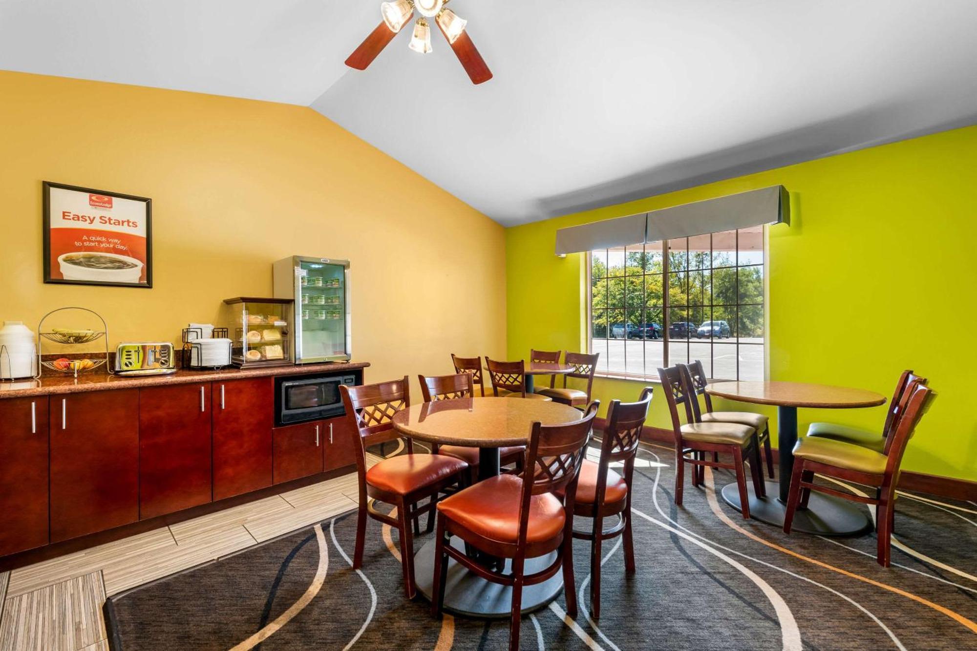 Econo Lodge Inn & Suites О-Клер Екстер'єр фото