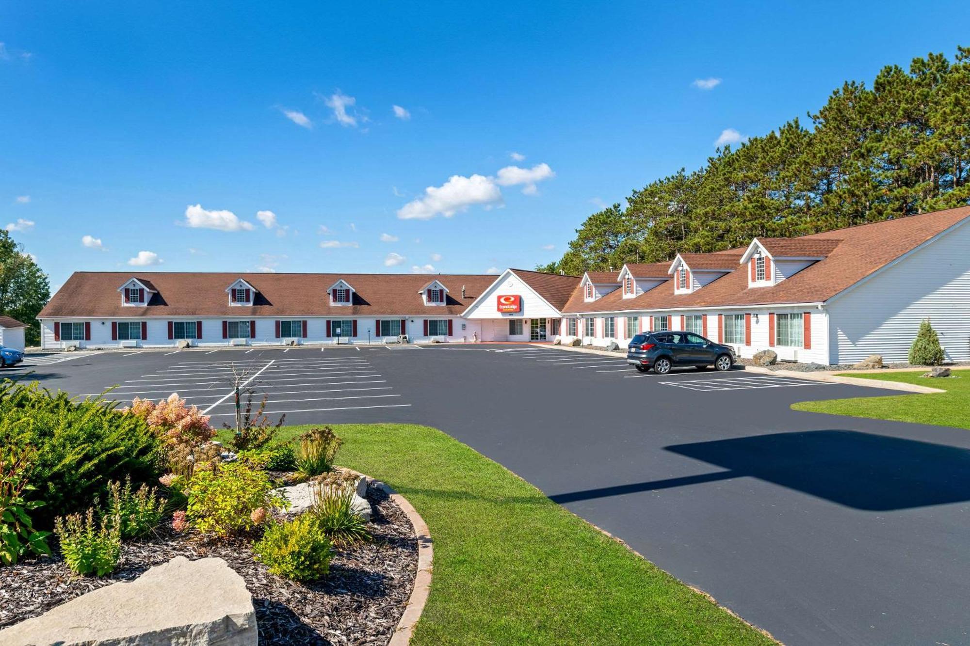Econo Lodge Inn & Suites О-Клер Екстер'єр фото