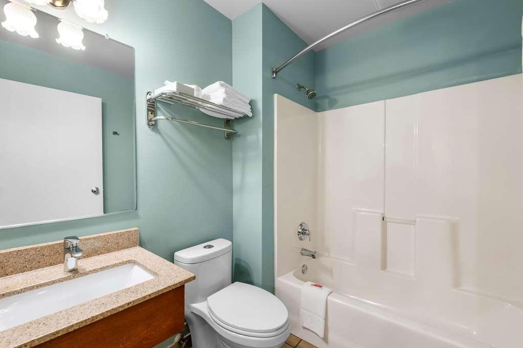 Econo Lodge Inn & Suites О-Клер Номер фото