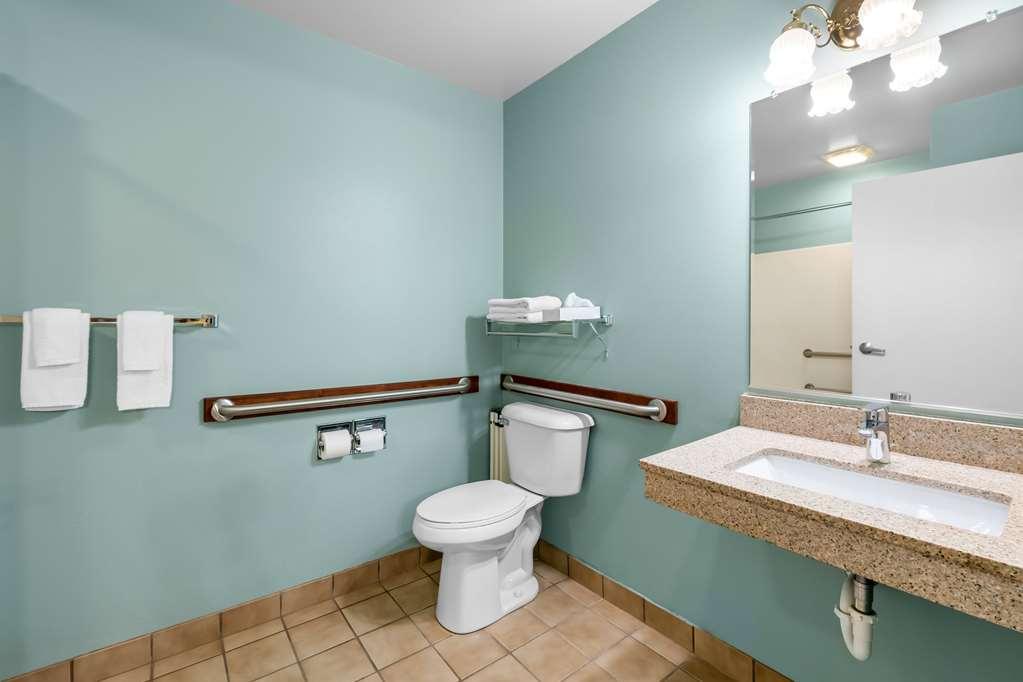 Econo Lodge Inn & Suites О-Клер Номер фото