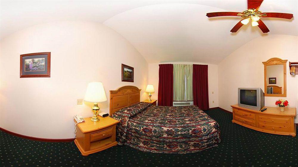 Econo Lodge Inn & Suites О-Клер Екстер'єр фото