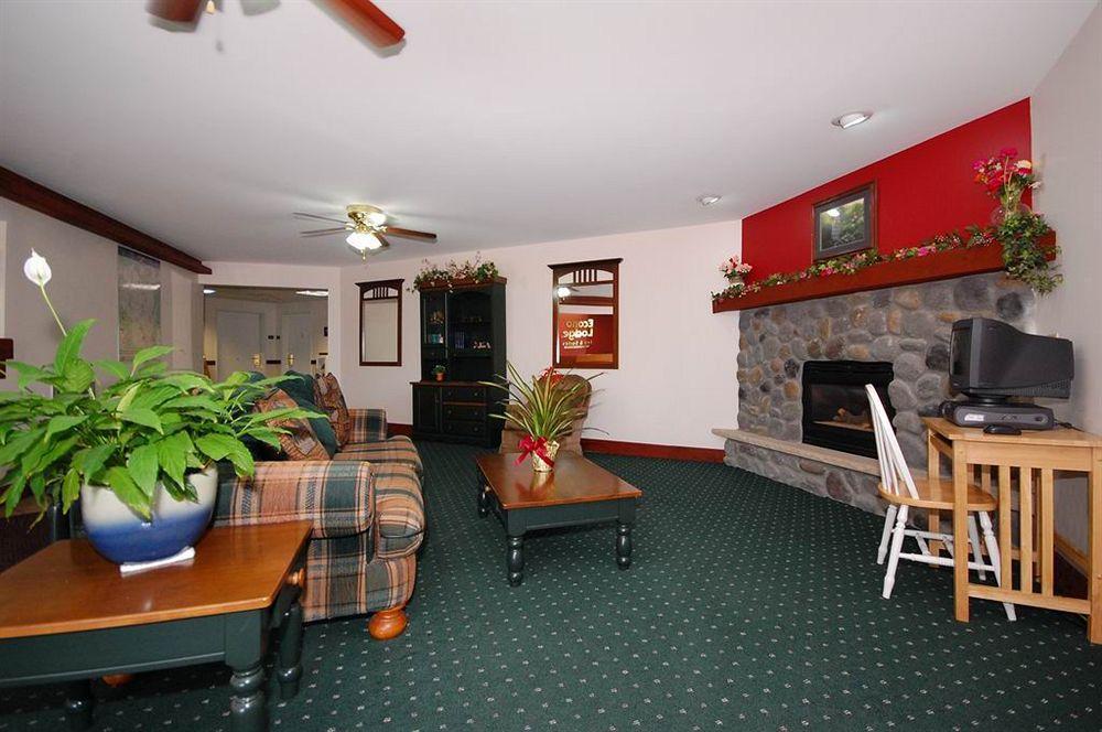 Econo Lodge Inn & Suites О-Клер Екстер'єр фото