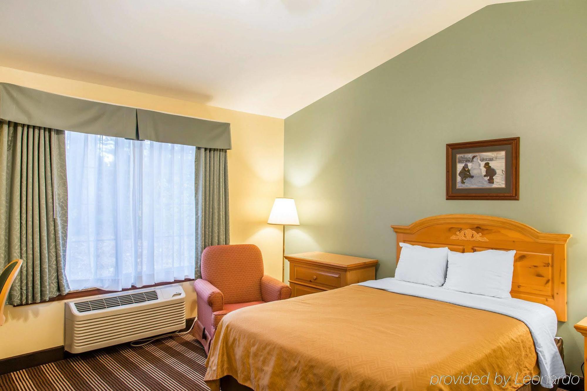 Econo Lodge Inn & Suites О-Клер Екстер'єр фото