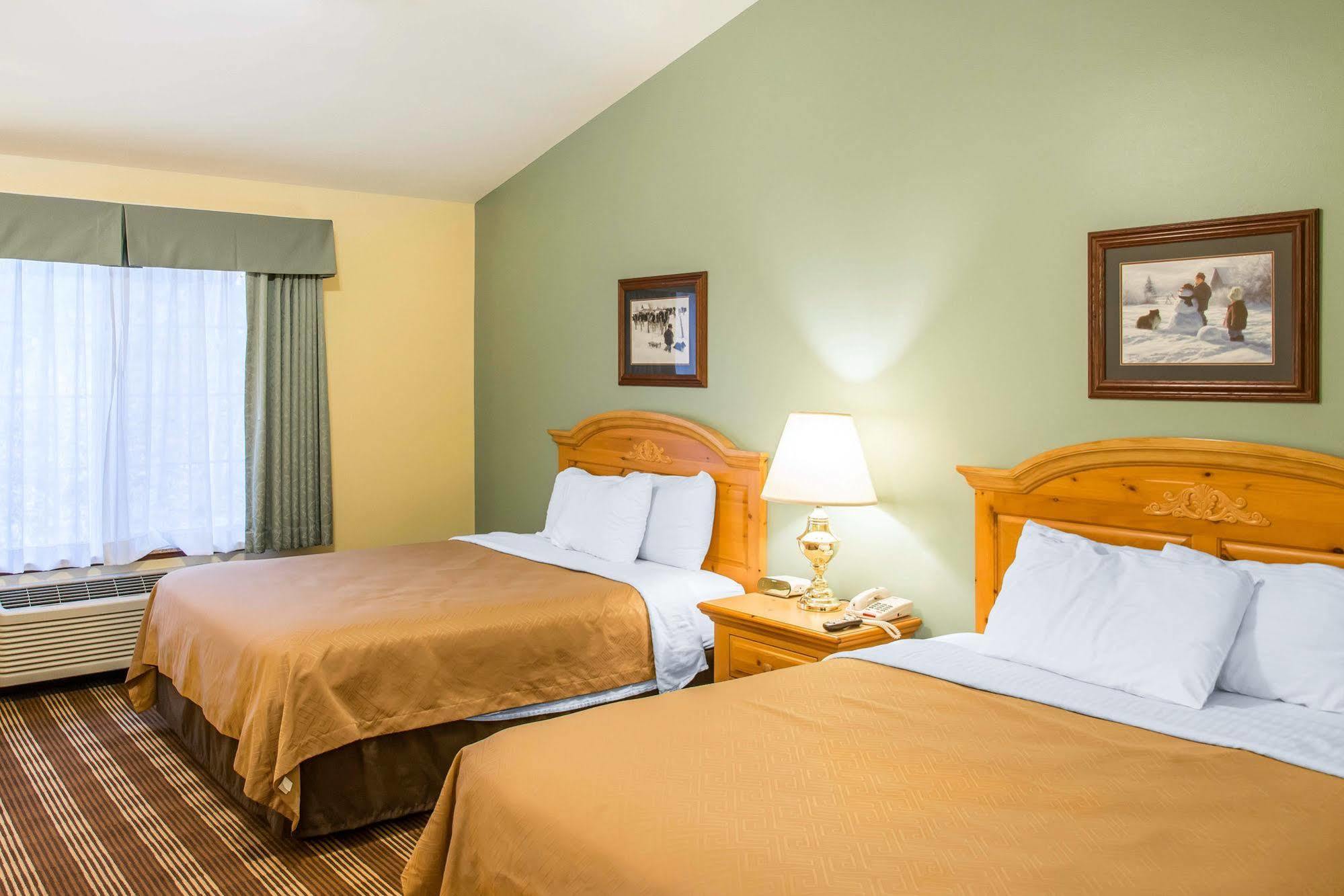 Econo Lodge Inn & Suites О-Клер Екстер'єр фото